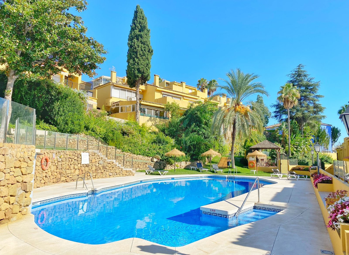 Charming southwest facing townhouse for sale in Marbella with sea and mountain views.
A gated commun, Spain