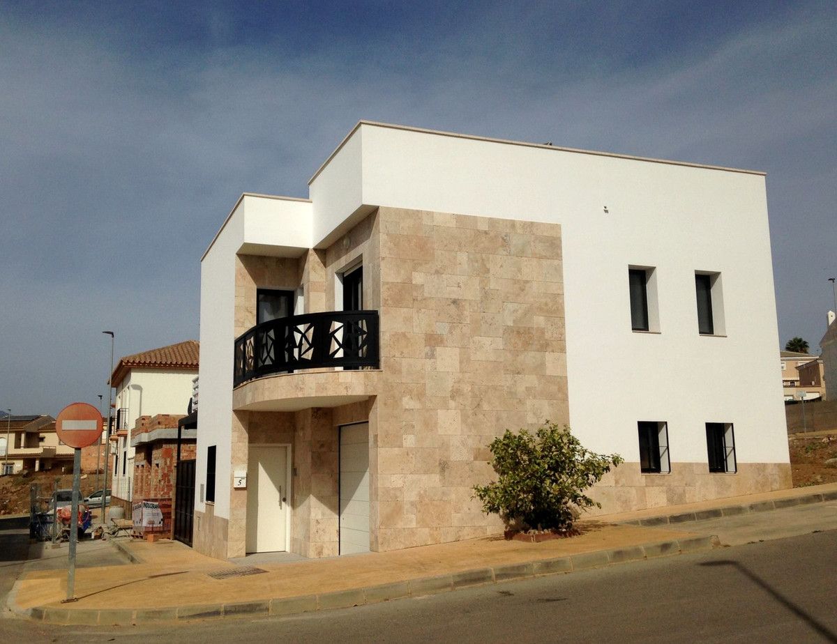 Townhouse for sale in Pizarra, Costa del Sol