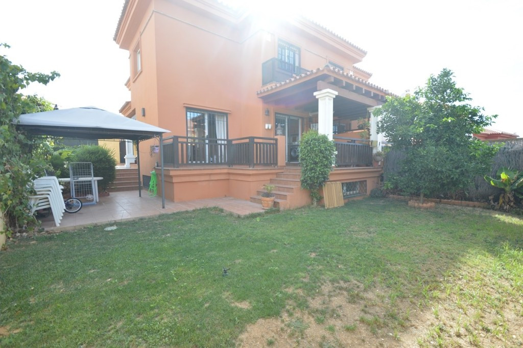Villa te koop in Alhaurín de la Torre R4676002