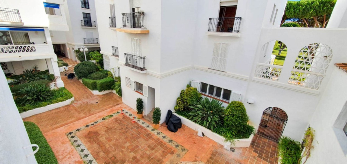 Apartamento Planta Media en Puerto Banús, Costa del Sol

