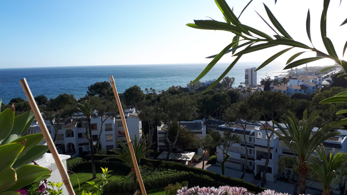 AMAZING DUPLEX PENTHOUSE
Beautiful duplex penthouse, fully furnished with spectacular sea views in P, Spain