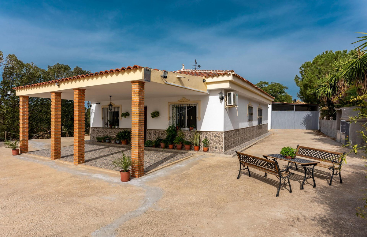 3 bed, 2 bath Villa - Detached - for sale in Alora, Málaga, for 340,000 EUR