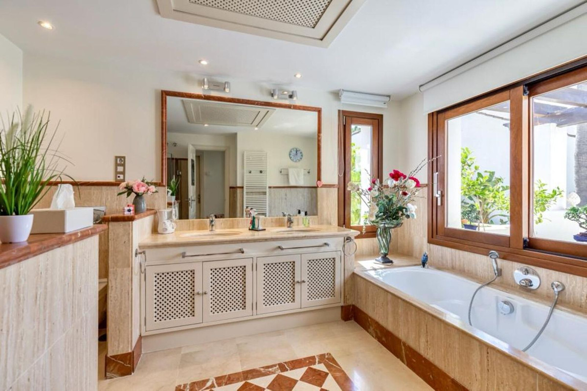 Villa Pareada en venta en Benahavís, Costa del Sol