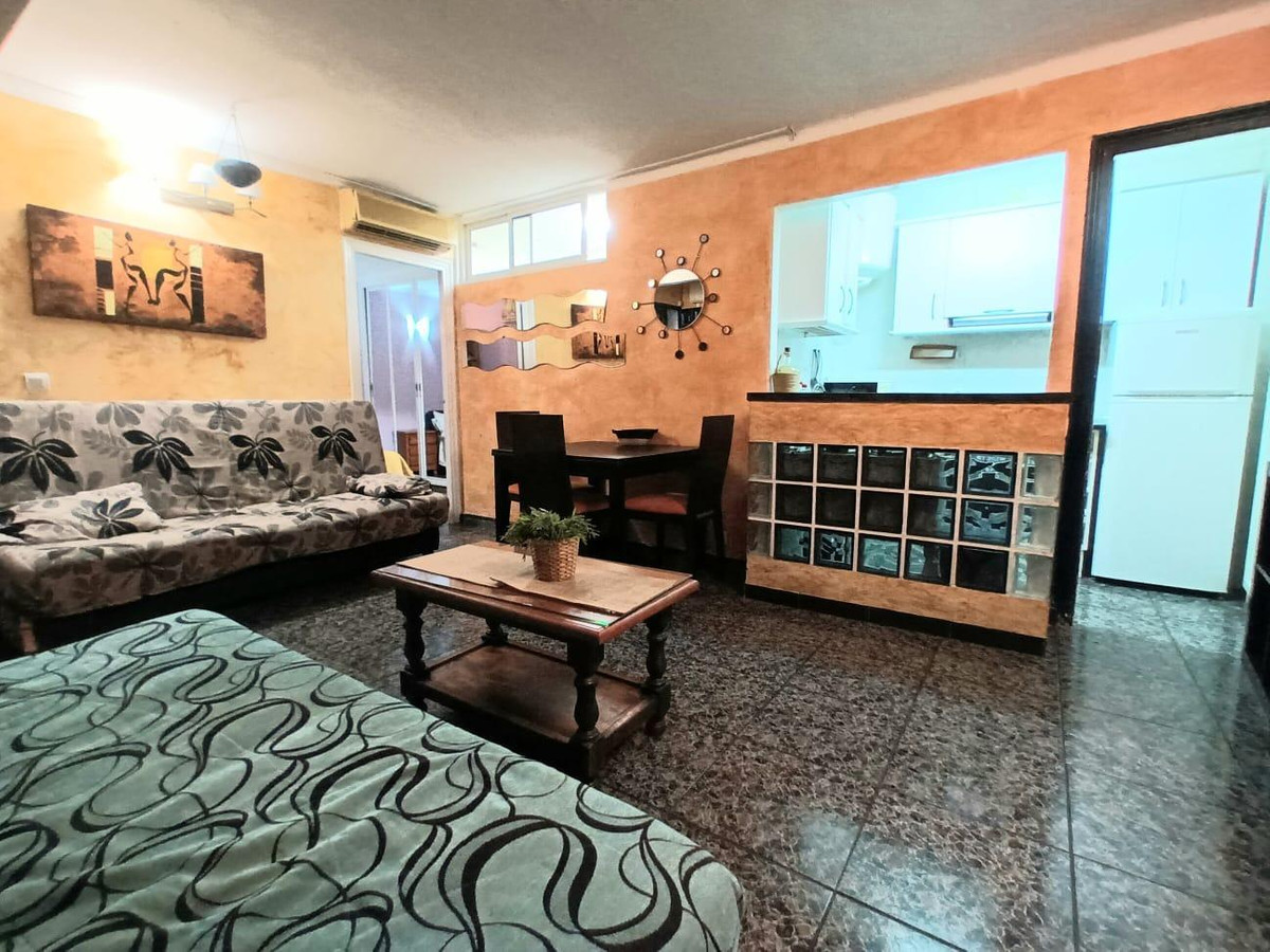 Apartamento con 1 Dormitorios en Venta Torremolinos