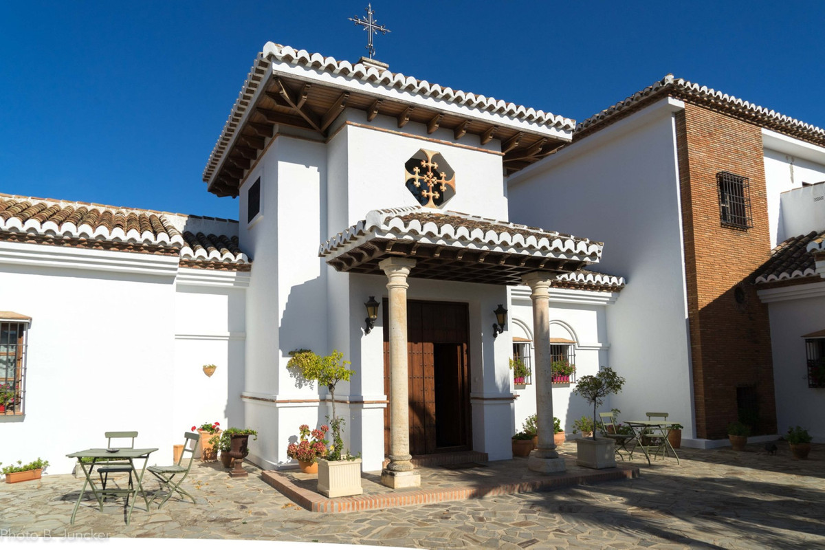 SPECTACULAR CORTIJO JUST 35 KMS NORTH OF MALAGA CITY
The original building dates back to 1975 but wa, Spain