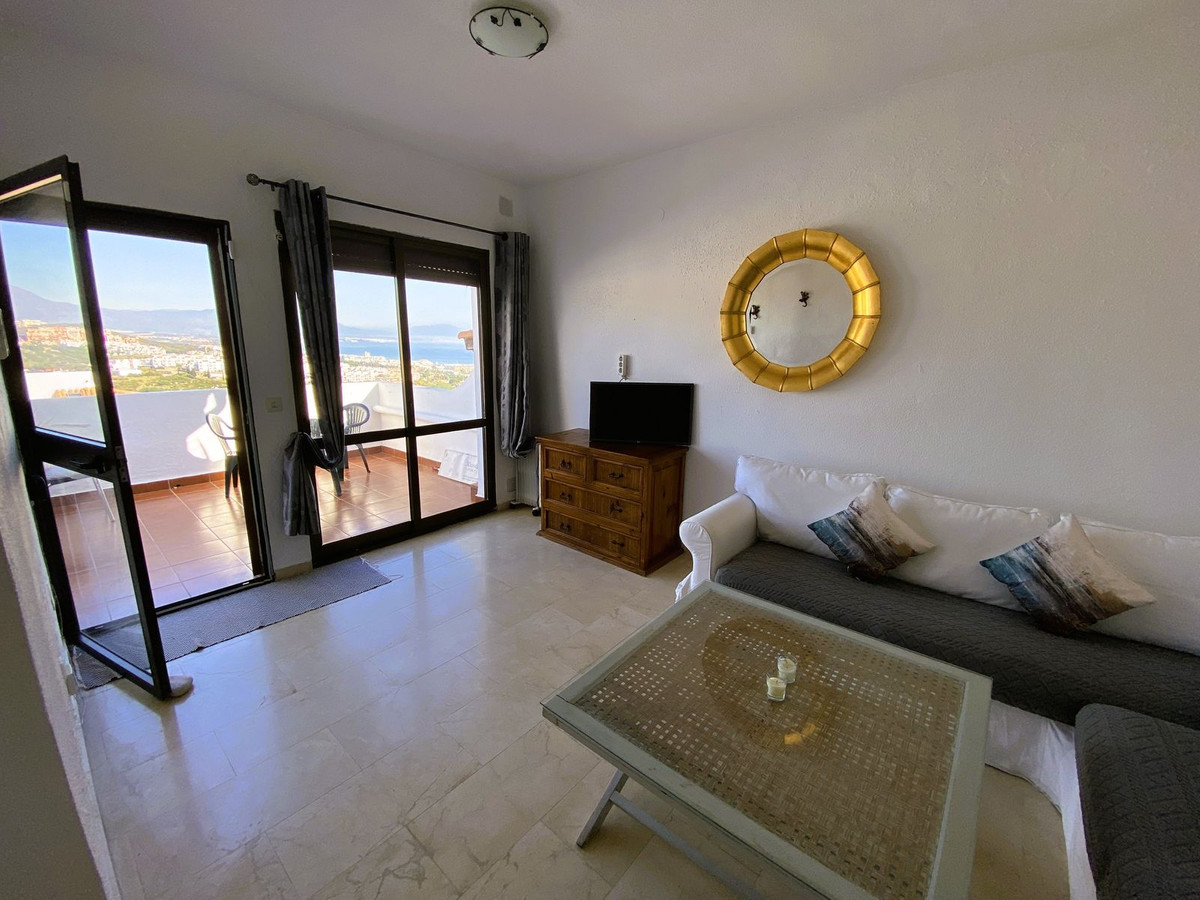 1 Bedroom Top Floor Apartment For Sale La Duquesa, Costa del Sol - HP4615072