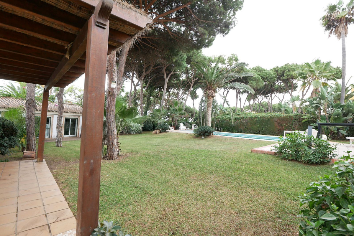 4 bedroom Villa For Sale in Puerto de Cabopino, Málaga - thumb 15