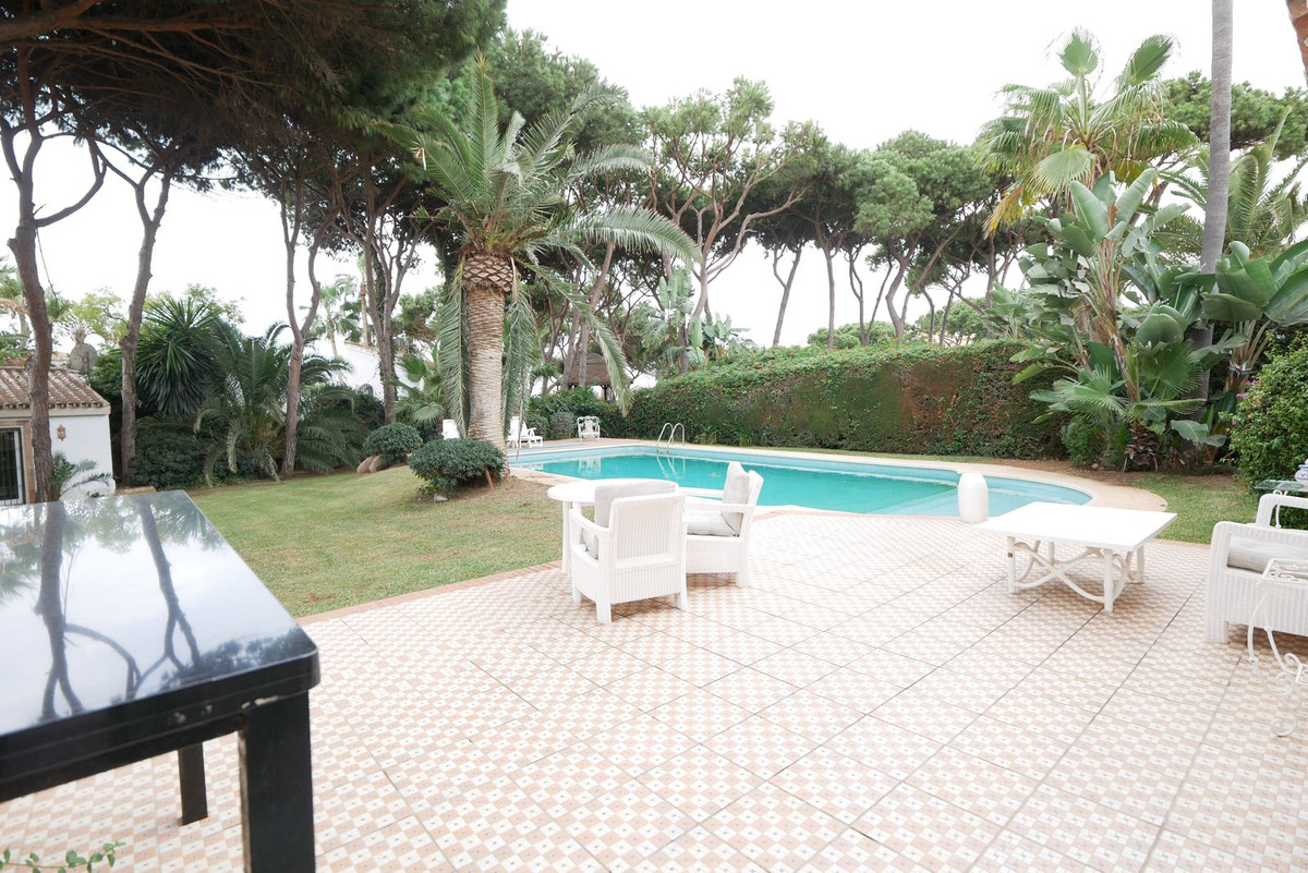 4 bedroom Villa For Sale in Puerto de Cabopino, Málaga - thumb 21