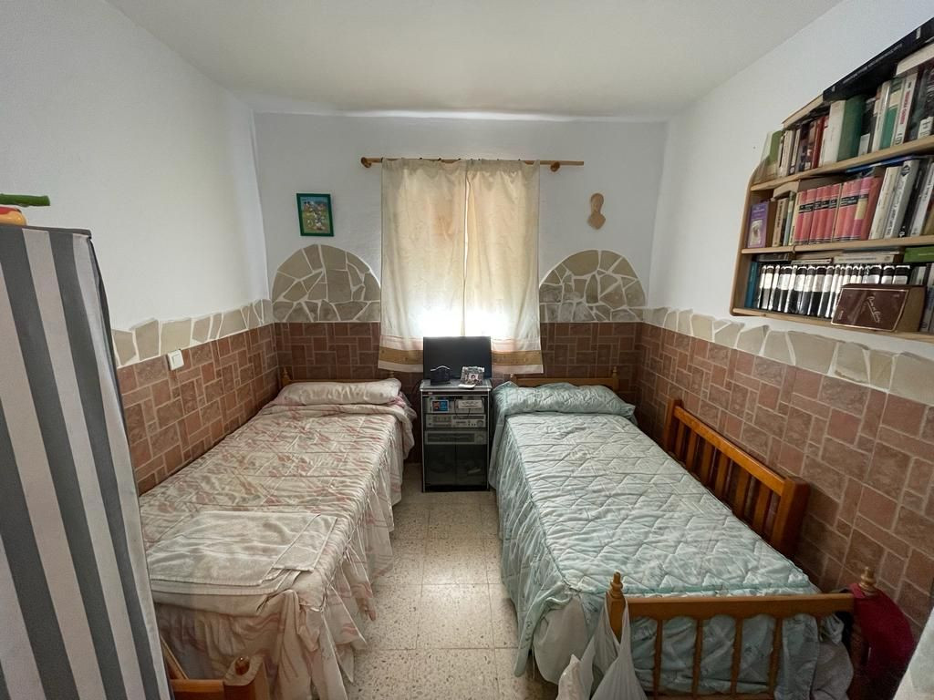 1 Dormitorios - 1 Baños