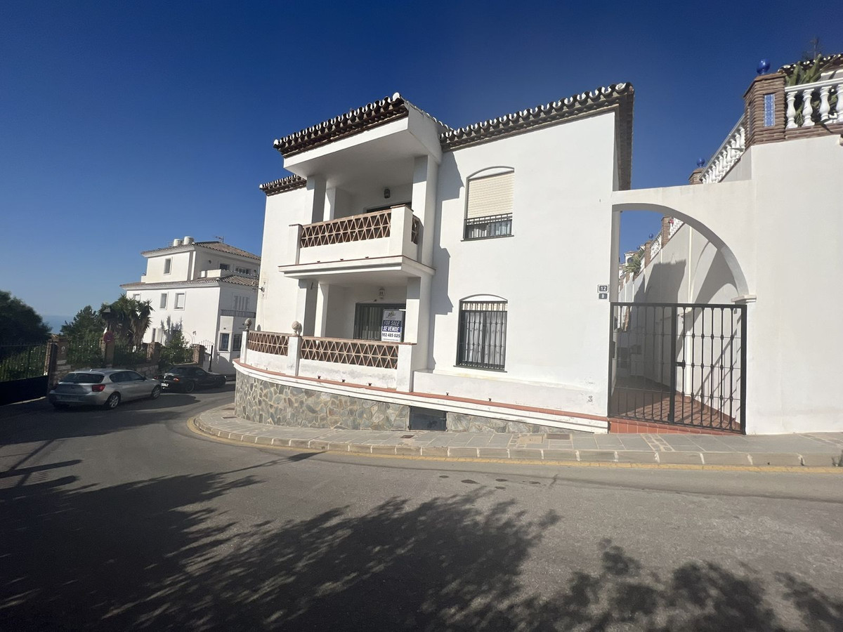 2 bed Apartment for sale in Mijas