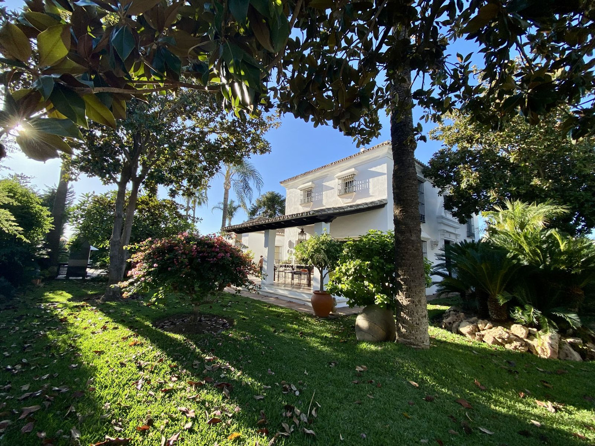 Detached Villa for sale in Cortijo Blanco, Costa del Sol