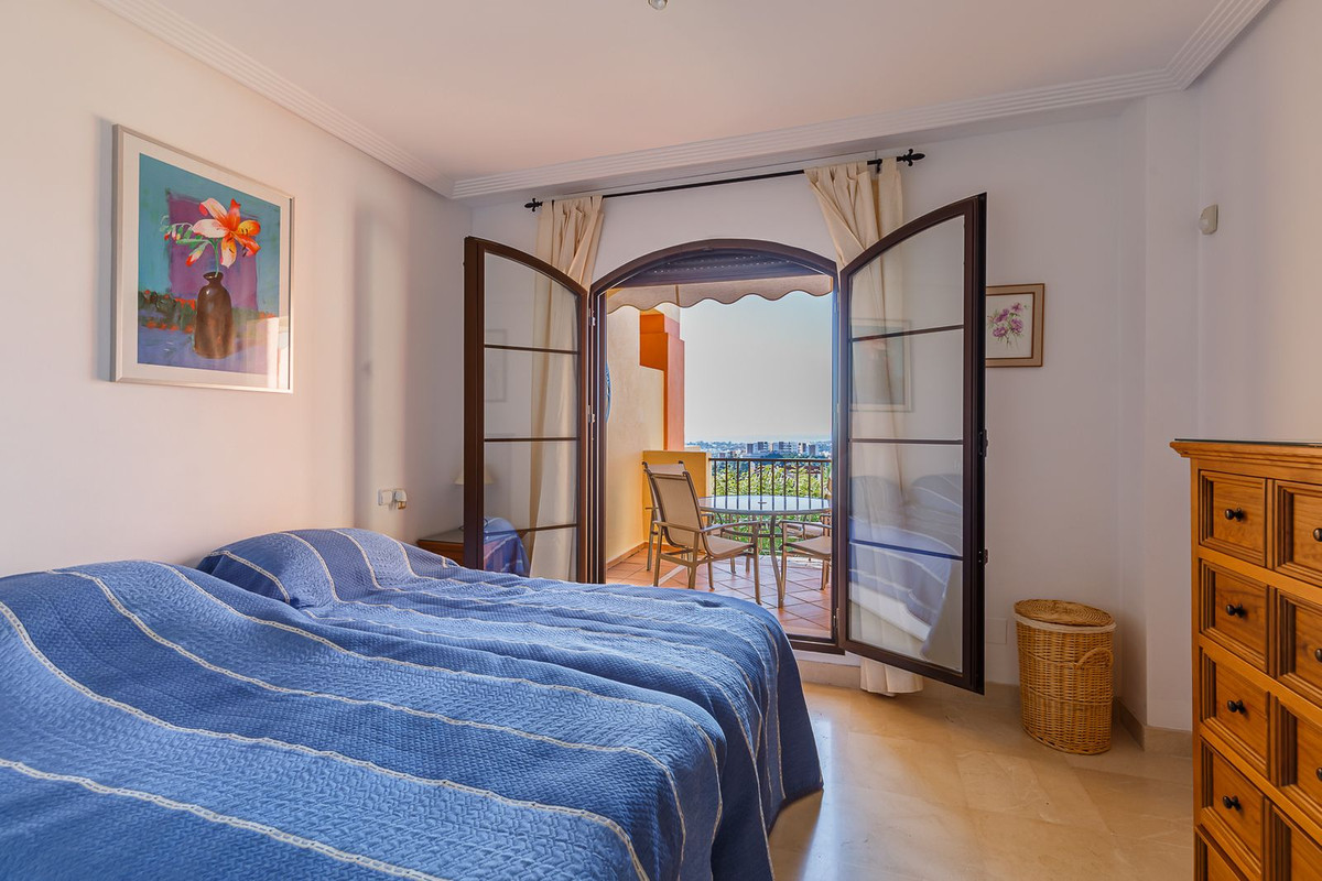 2 bed Property For Sale in Benahavis, Costa del Sol - thumb 9