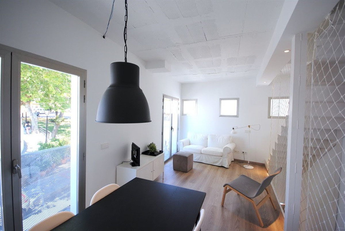 1 Bedroom Middle Floor Apartment For Sale Marbella, Costa del Sol - HP4143736