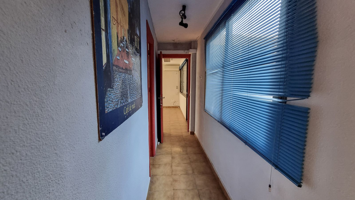 6 bedroom Commercial Property For Sale in Elviria, Málaga - thumb 22