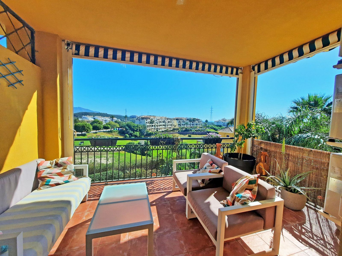 Bright and spacious 2B/2B apartment situated on a first line of Miraflores Golf in Riviera del Sol. , Spain