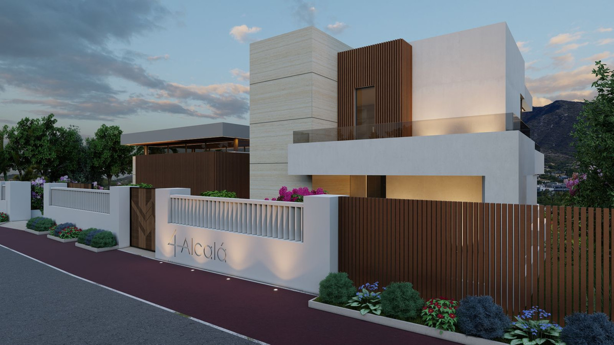 Detached Villa for sale in Las Brisas, Costa del Sol