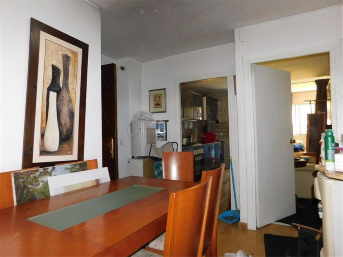 2 Bedroom Middle Floor Apartment For Sale Marbella, Costa del Sol - HP4086976