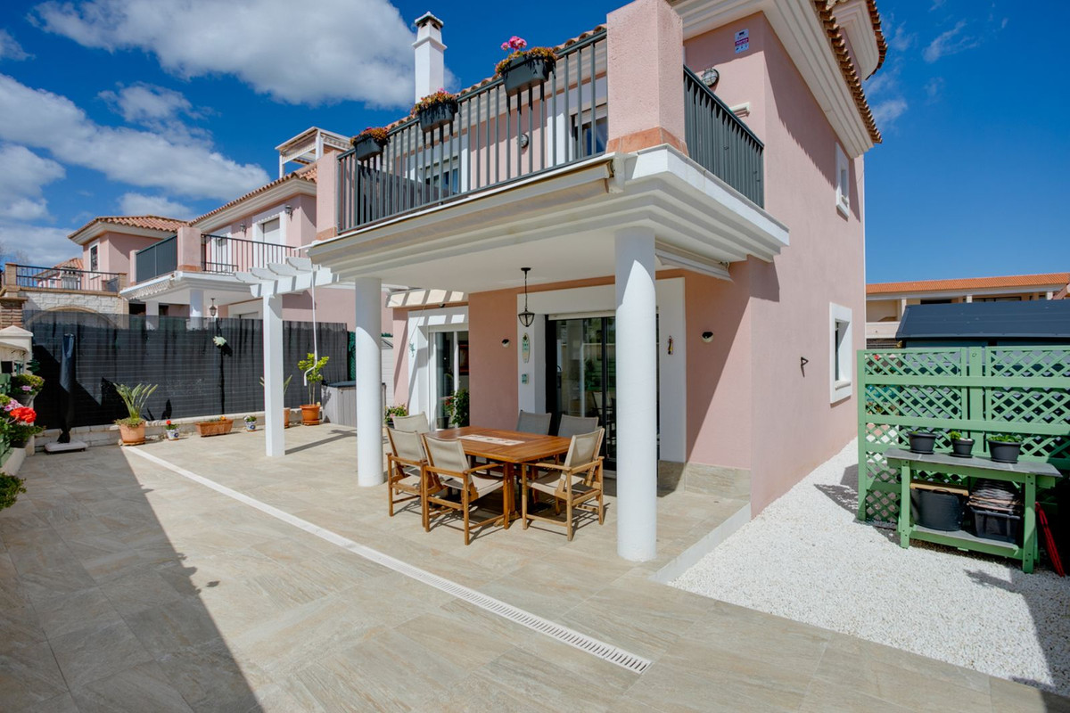 Villa te koop in San Luis de Sabinillas R4668913