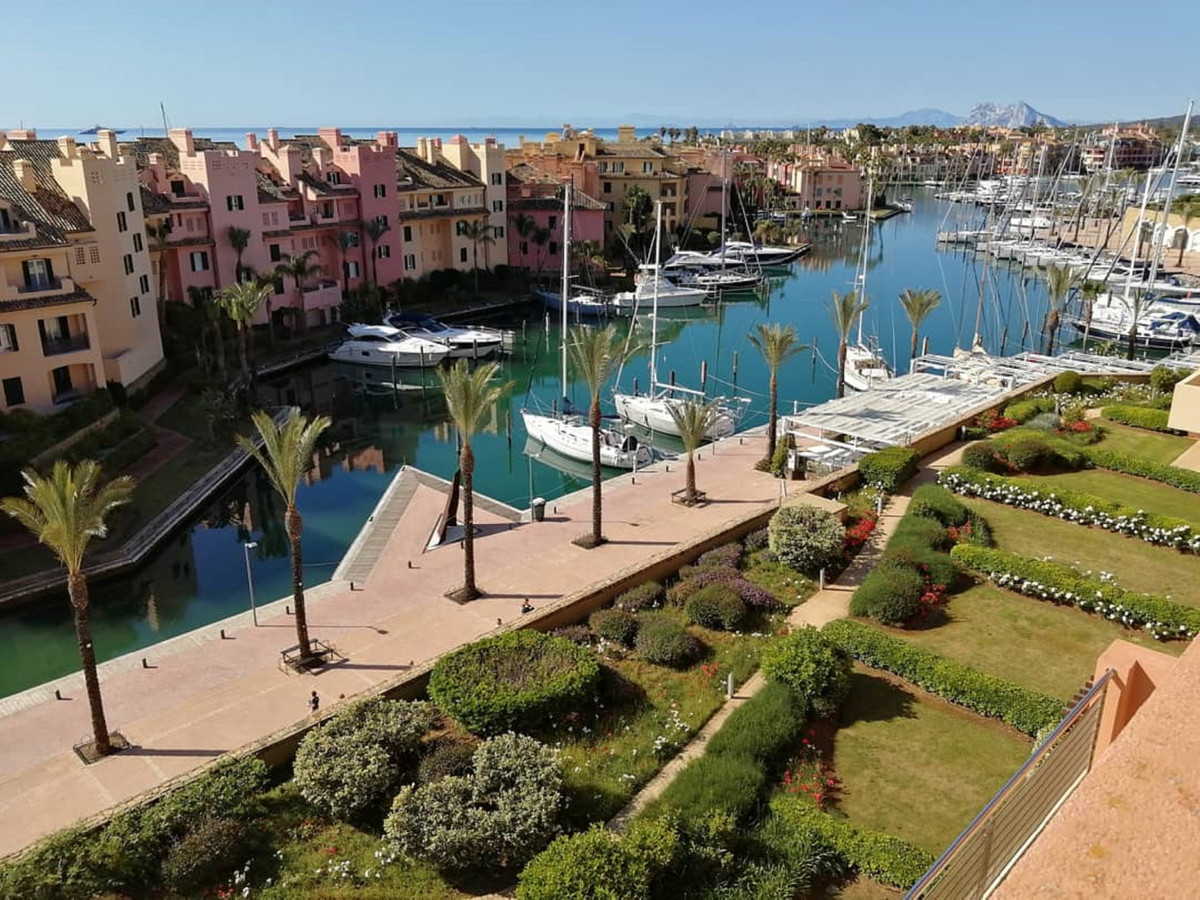 3 bed Penthouse for sale in Sotogrande Marina