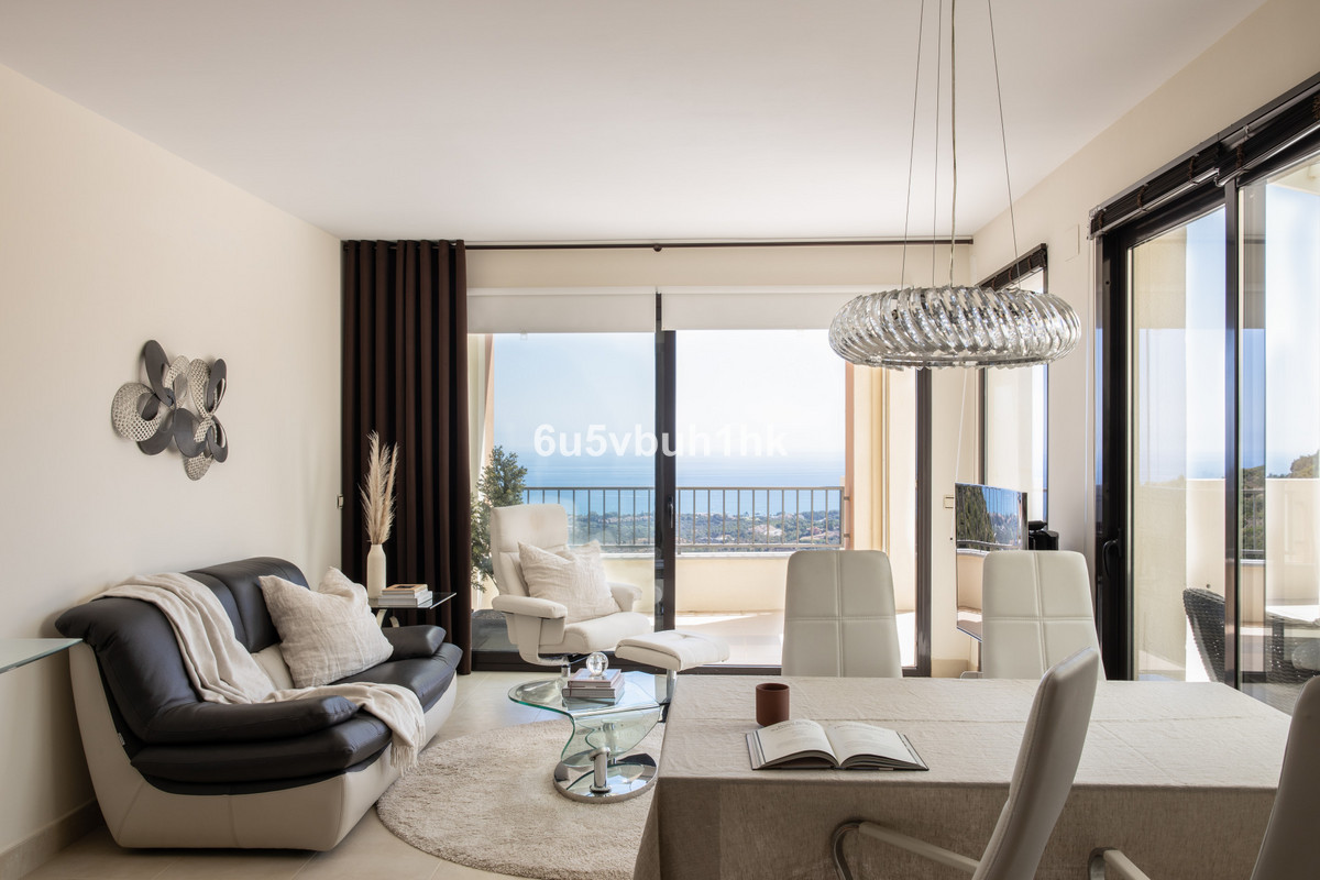 2 bedroom Apartment For Sale in Altos de los Monteros, Málaga