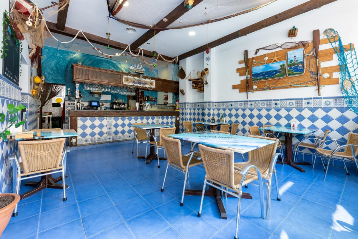 Bar for sale in Estepona