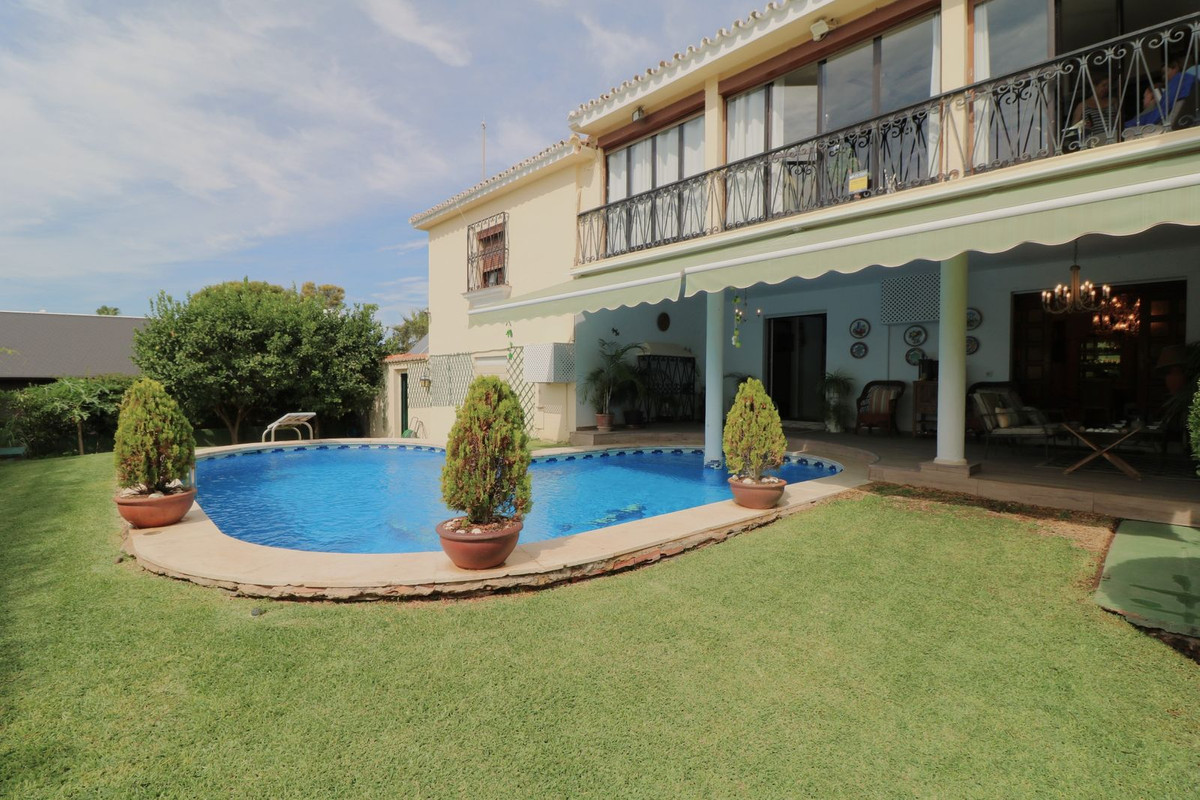 6 Bedroom Detached Villa For Sale Marbella, Costa del Sol - HP4437310