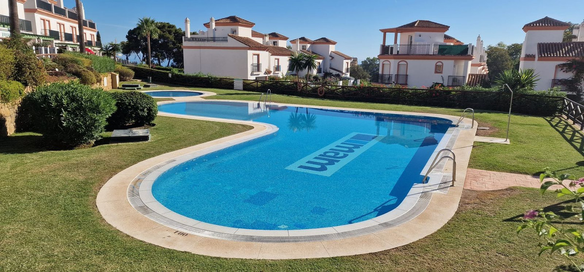 4 bedroom Townhouse For Sale in Cabopino, Málaga - thumb 3