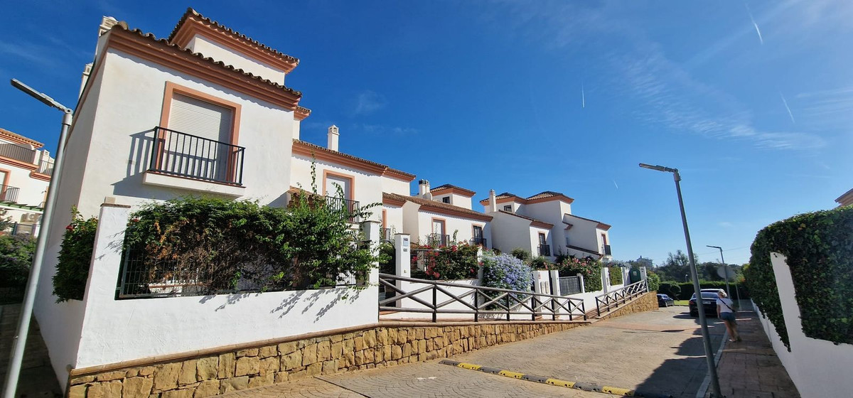 4 bedroom Townhouse For Sale in Cabopino, Málaga - thumb 32