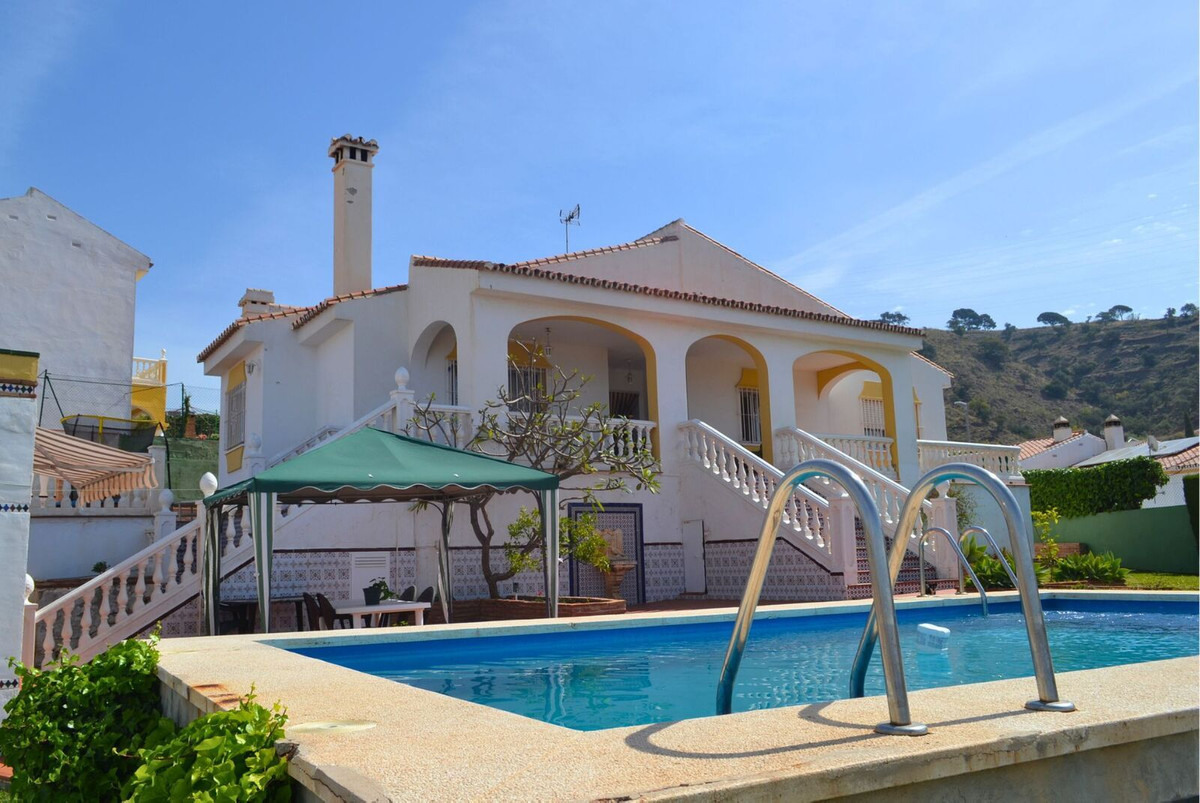 						Villa  Detached
													for sale 
																			 in Puerto de la Torre
					