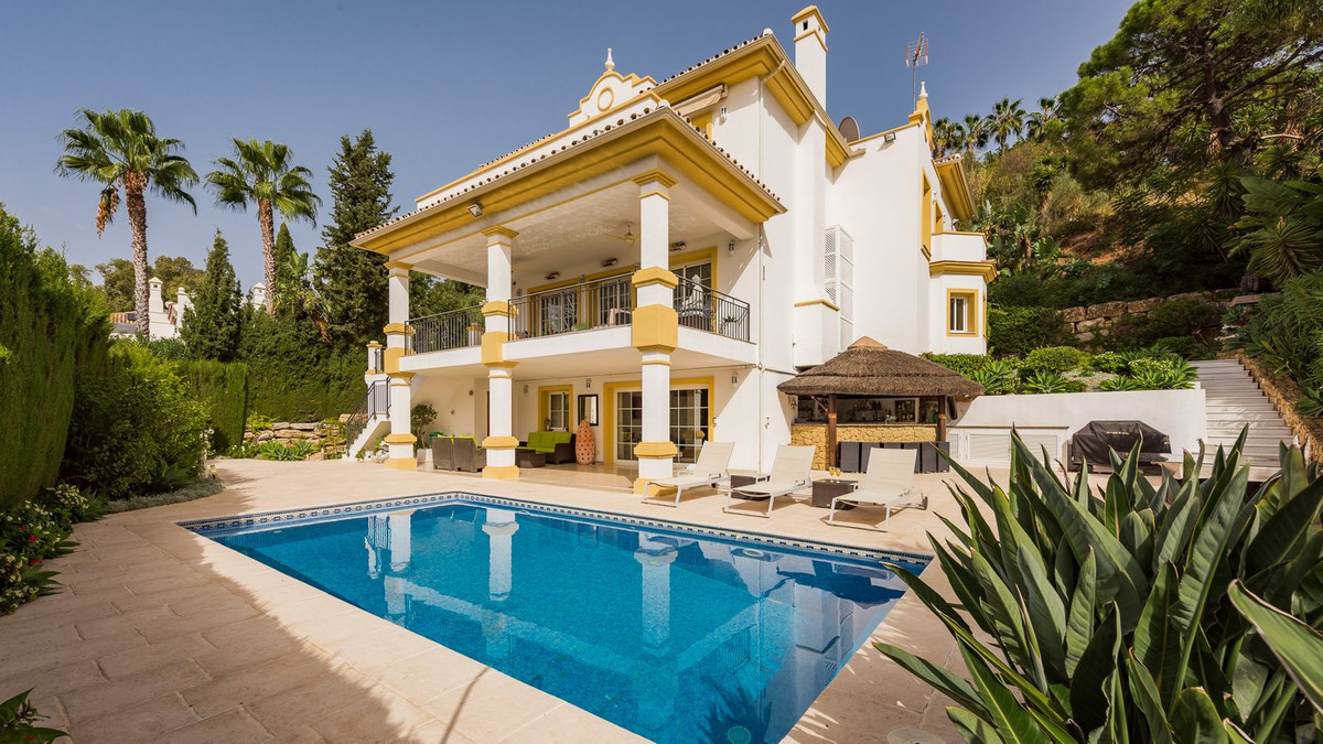 Detached Villa for sale in El Paraiso R4154131