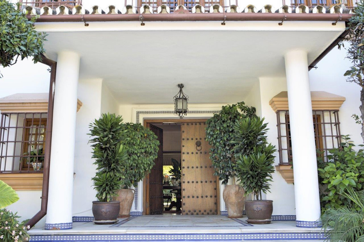 Vrijstaande Villa te koop in Guadalmina Baja R4000669