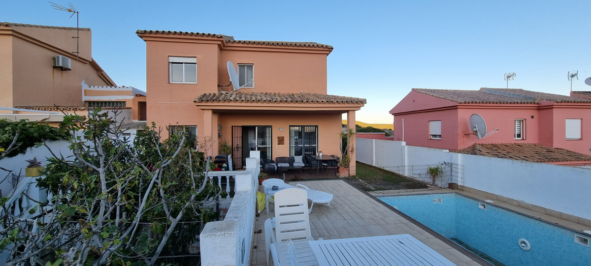 opportunity opportunity, detached villa / house in Santa Margarita with own pool. It is located on s, Spain