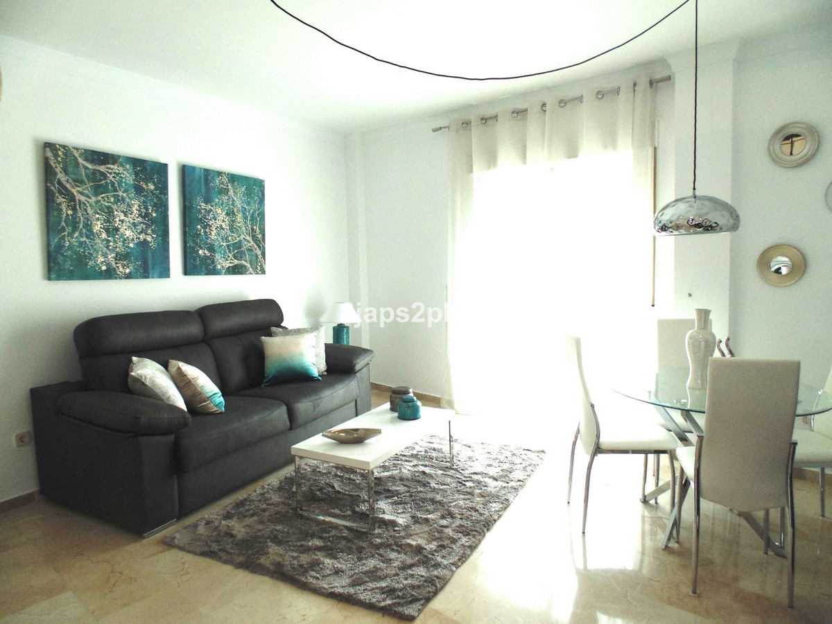 0 Bedroom Middle Floor Studio For Sale Estepona, Costa del Sol - HP4389991