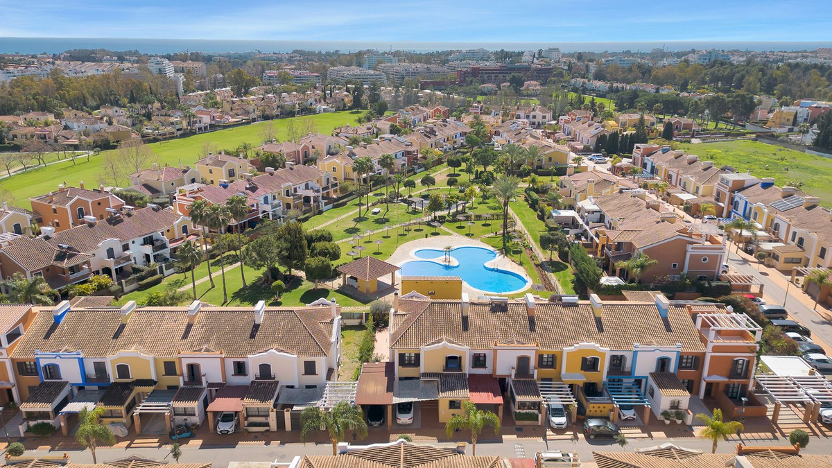 						Townhouse  Terraced
													for sale 
																			 in Guadalmina Alta
					