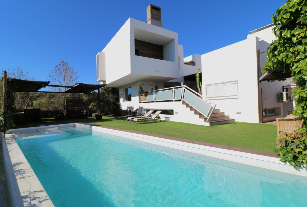 Exceptional 5-bedroom villa with unobstructed views of the sea and the golf course, with a garden an, Spain