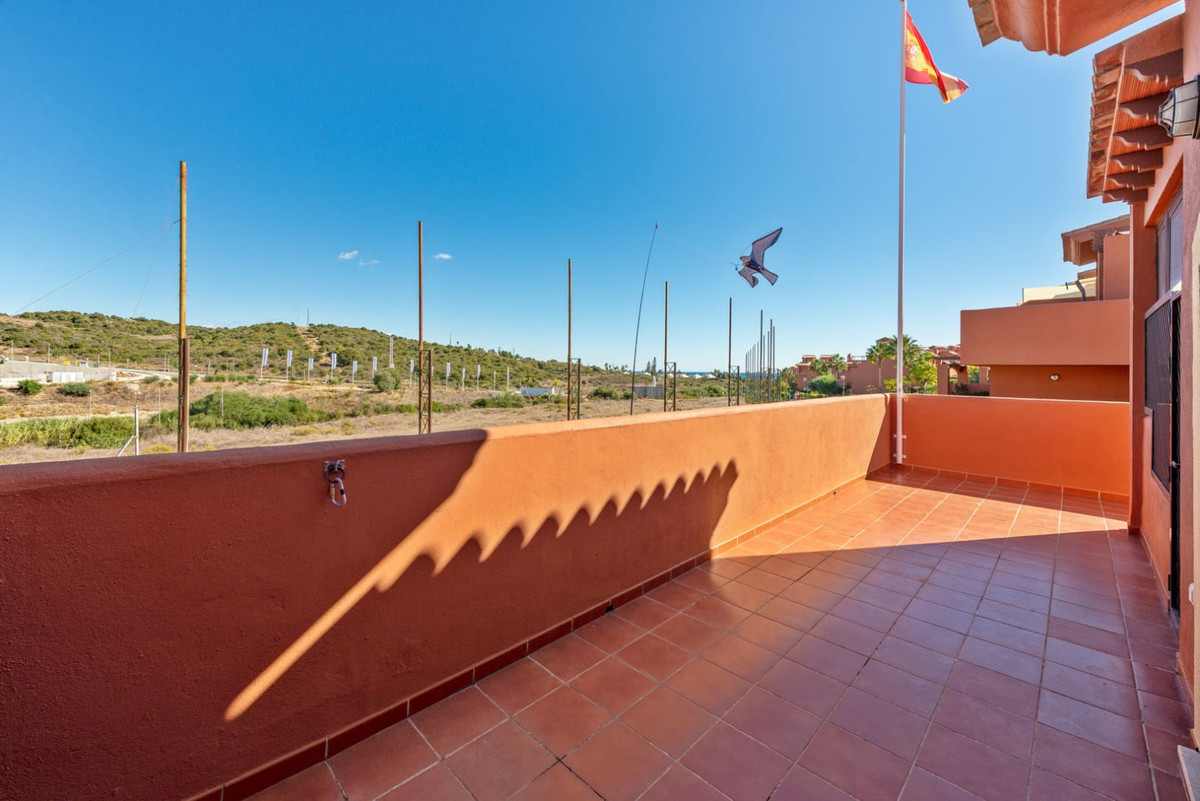 Large detached villa with 5 bedrooms, situated in the urbanization Los Balcones, Torrevieja. \n
The , Spain