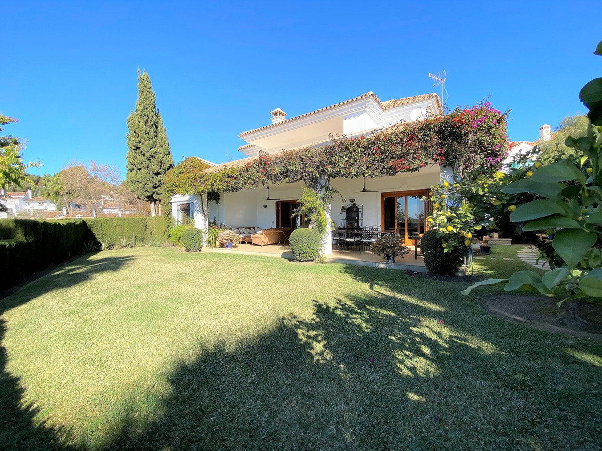 Detached Villa for sale in Marbella R4276999
