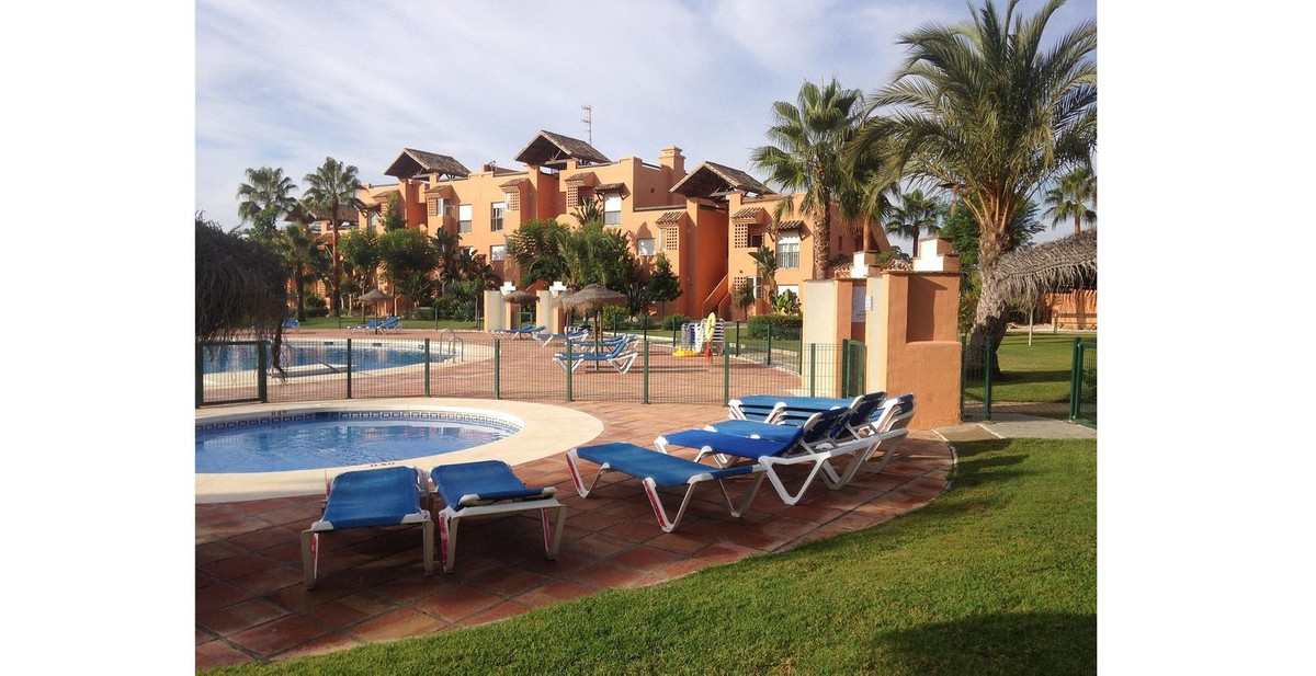 2 bedroom apartment for sale casares playa