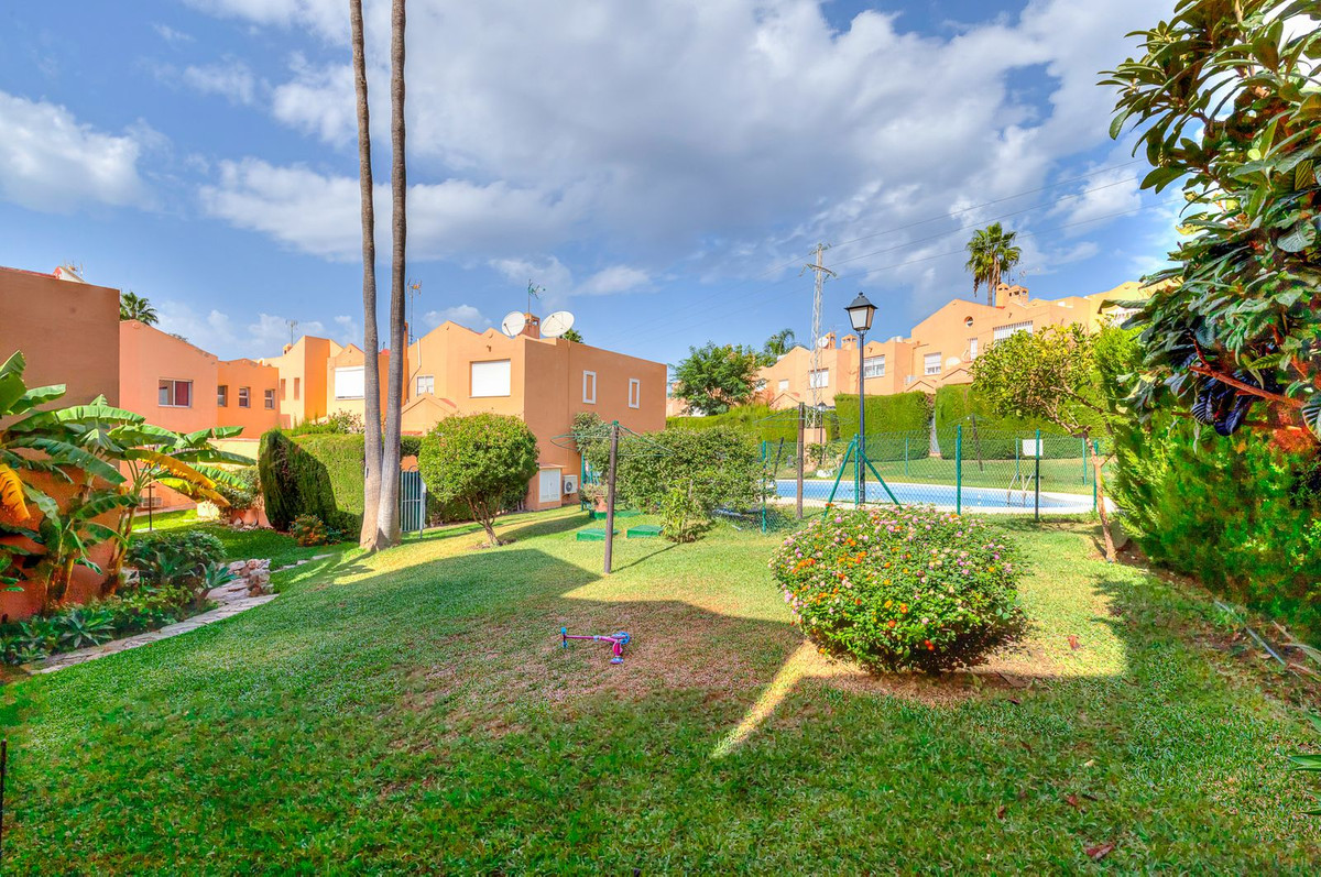 Town House for sale in Diana Park, Estepona