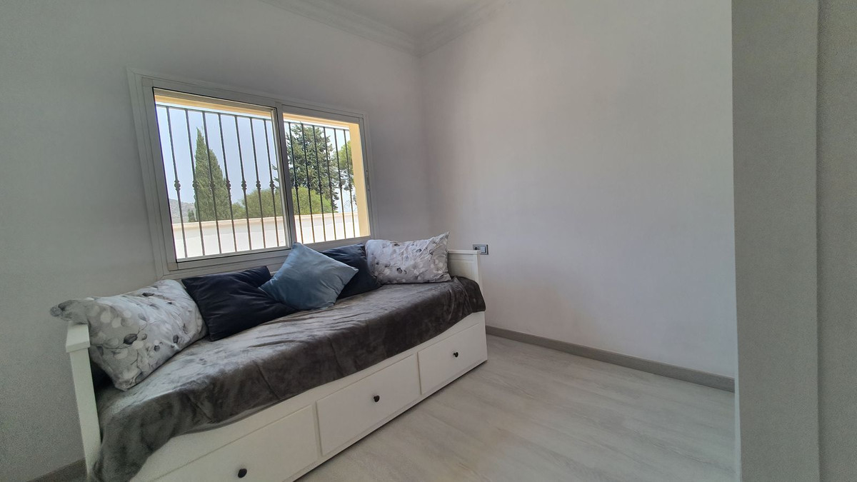 3 bedroom Villa For Sale in Coín, Málaga - thumb 17