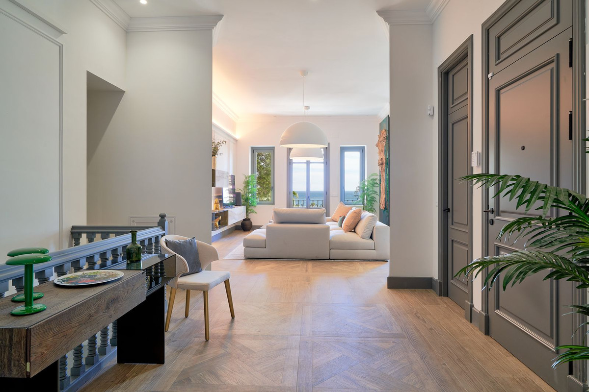 Apartamento con 5 Dormitorios en Venta Málaga