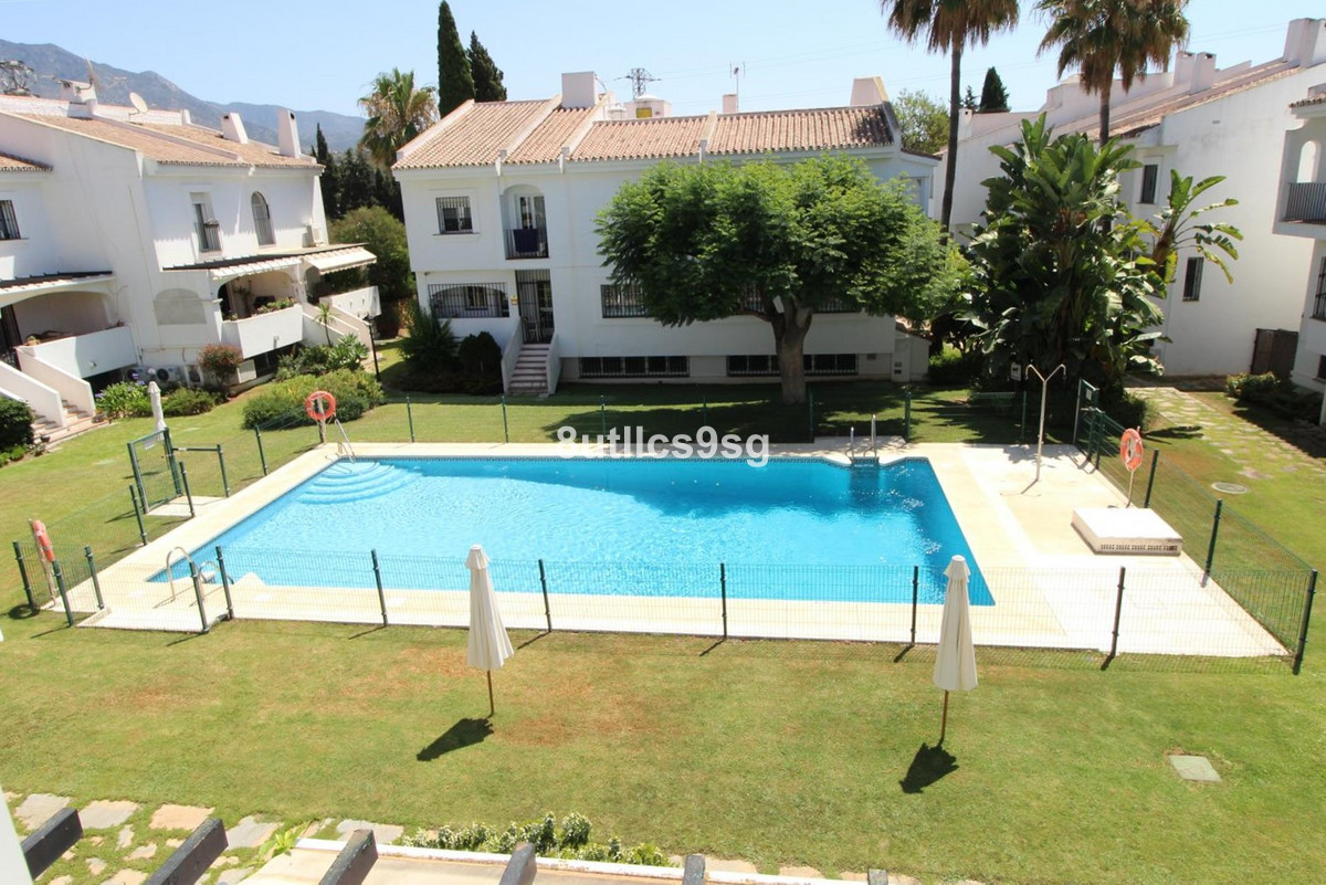4 Bedroom Townhouse For Sale Nueva Andalucía, Costa del Sol - HP4354444