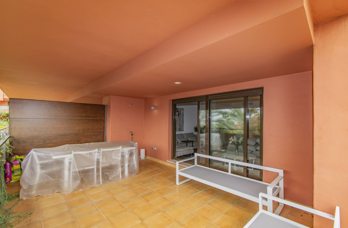 Apartamento Planta Media en New Golden Mile, Costa del Sol
