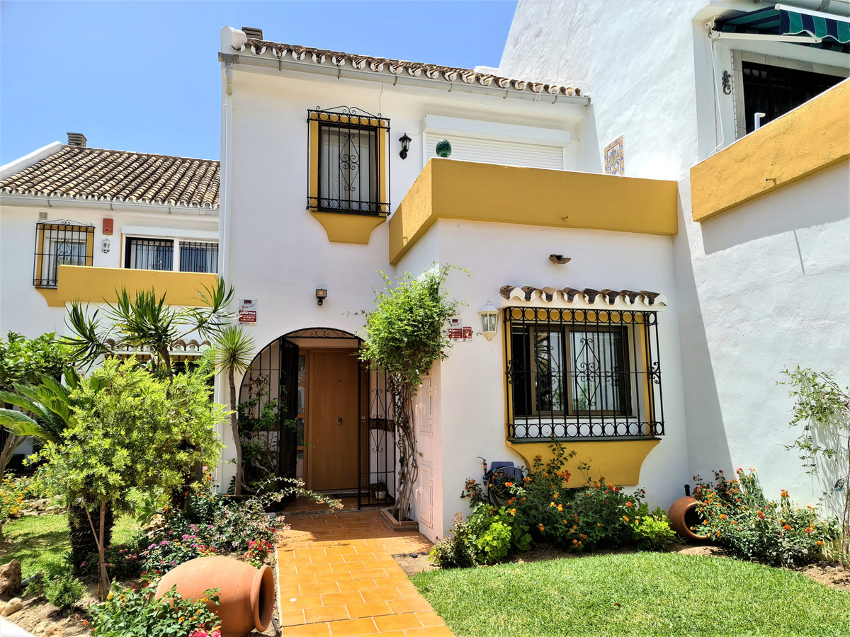 Townhouse for sale in Calahonda R3887284