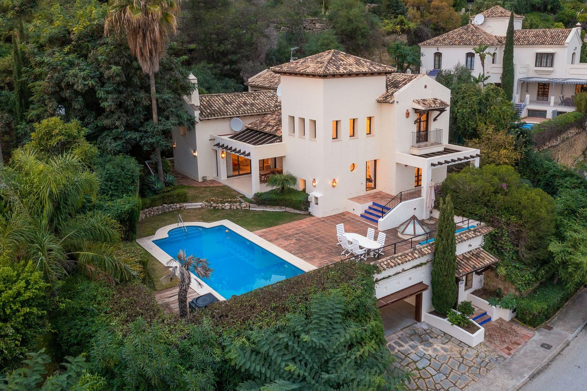 Fantastic purchase opportunity in Los Arqueros Golf
 
This is one of a kind villa that you could tur, Spain