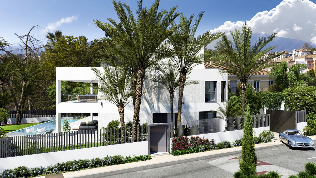 						Villa  Detached
													for sale 
																			 in Guadalmina Baja
					