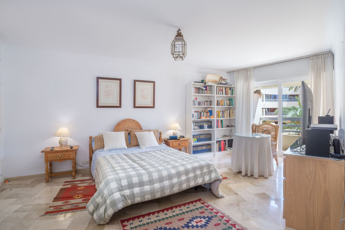 Apartamento con 3 Dormitorios en Venta Marbella