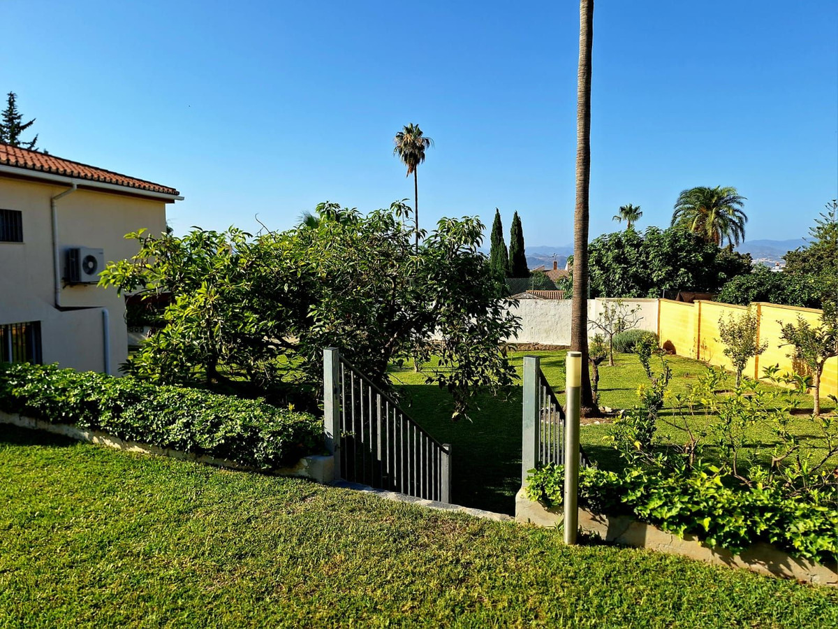 Villa te koop in Alhaurín de la Torre R4354564