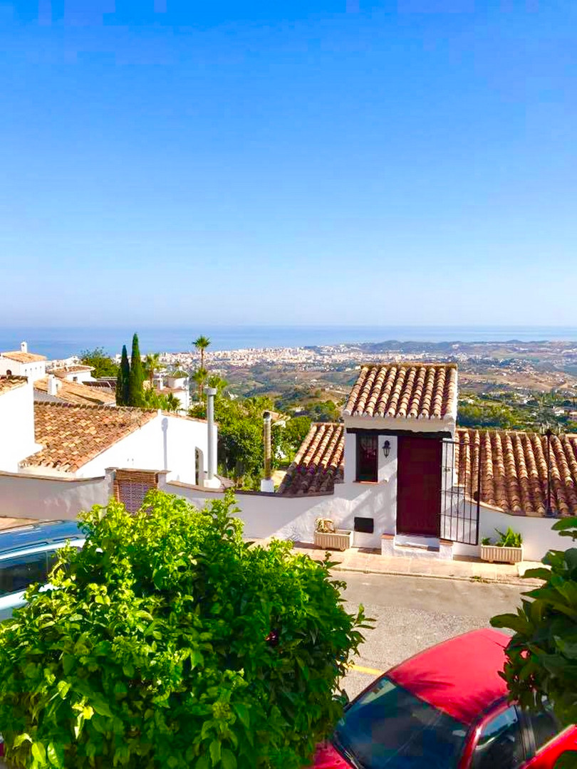2 bed Townhouse for sale in Mijas