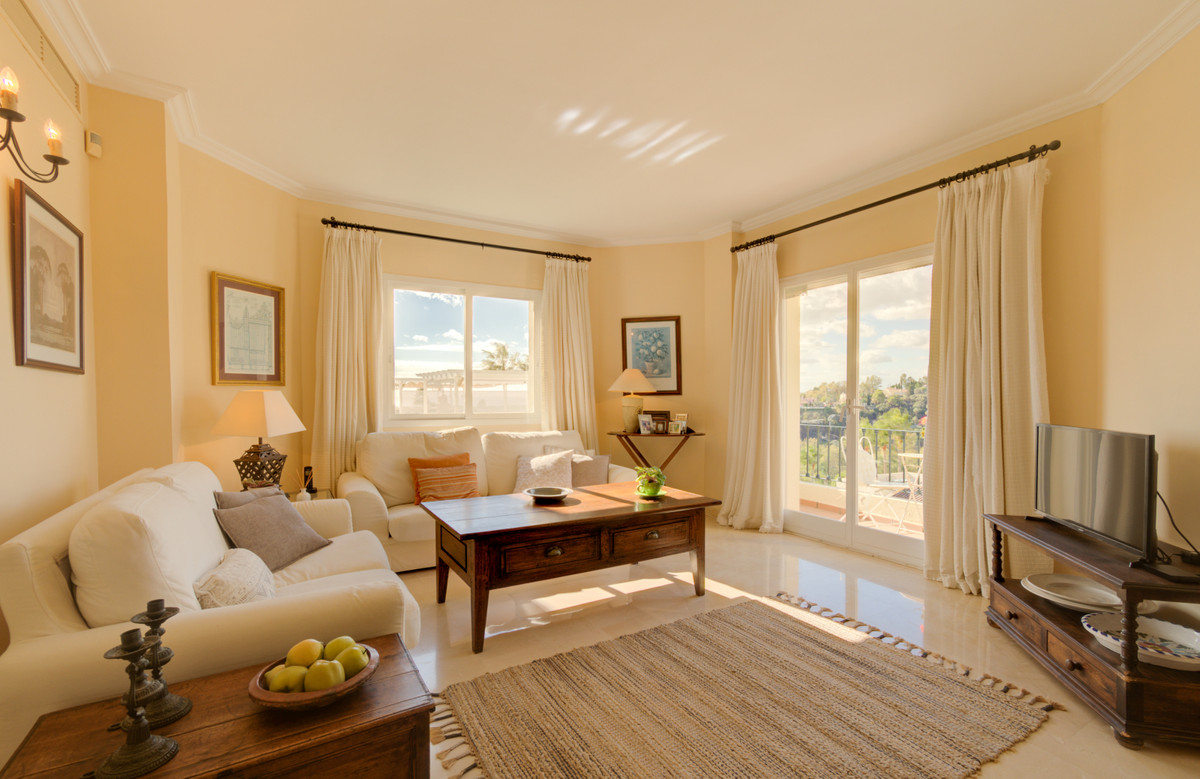 2 bed Property For Sale in La Quinta, Costa del Sol - thumb 3